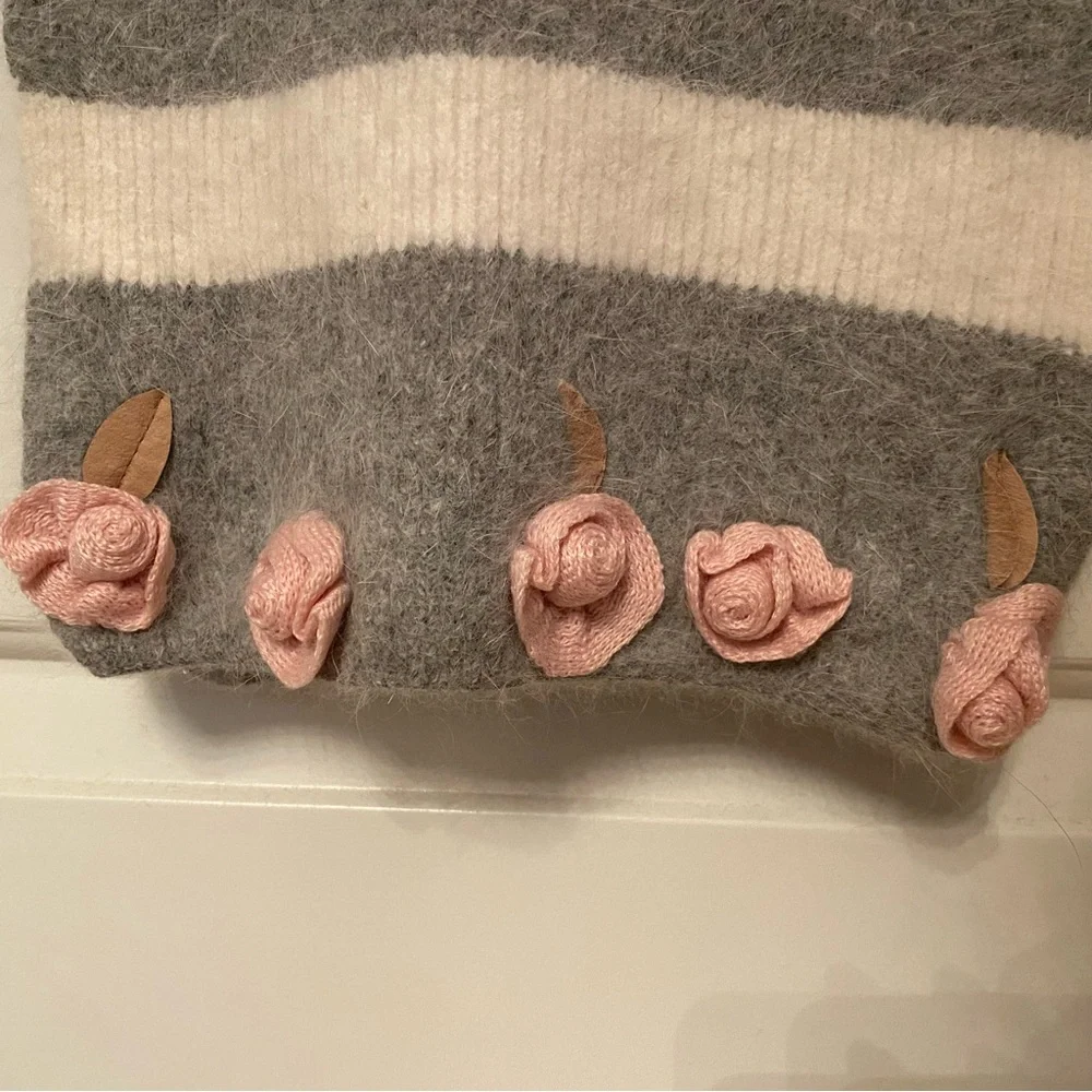 SCALA PRONTO SCARF GRAY CREAM STRIPE ANGORA BLEND PINK ROSES LONG RECTANGLE
